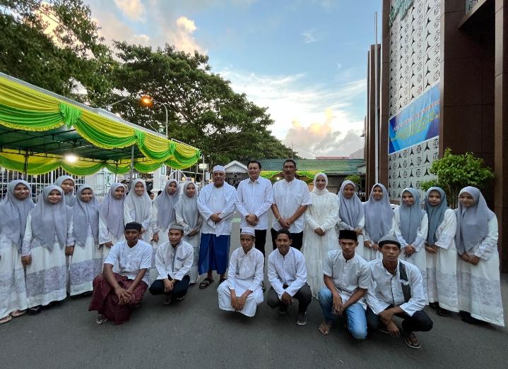 Kejati Maluku dan IAD Gelar Buka Bersama Pesantren Yayasan Al-Khairat