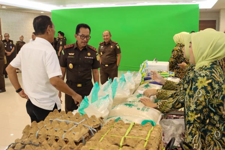 Kejati Riau Gelar Bazar dan Pasar Murah Ramadhan 1445 H