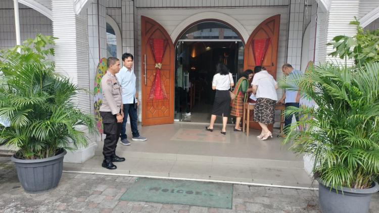 Polsek Sukajadi Lakukan Pengamanan Perayaan Paskah di Gereja HKBP Sukajadi