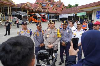 Kapolda Riau Tinjau Persiapan Pos PAM Arus Mudik di Terminal AKAP