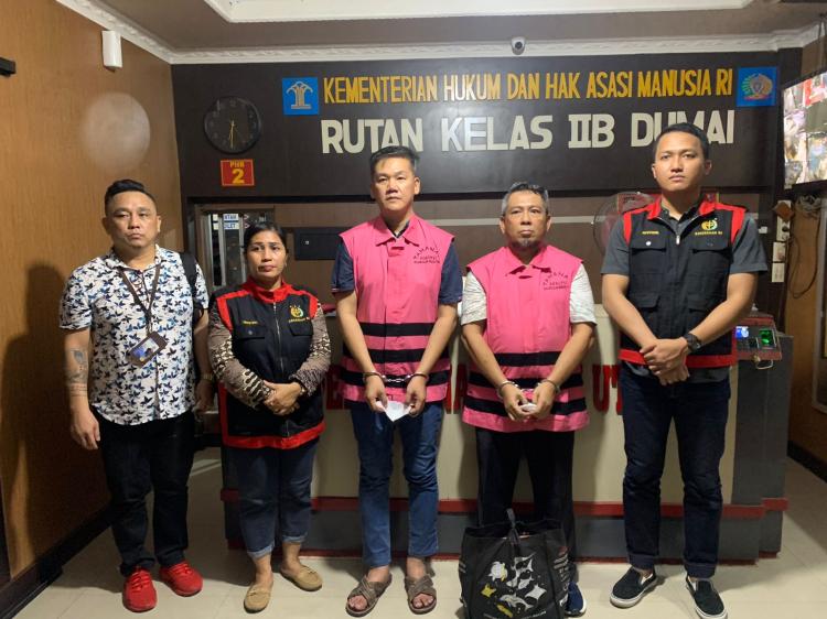 Eks Plt Kadiskominfo kota Dumai dan Rekanan Ditangkap Dugaan Korupsi Bandwidth Tahun 2019