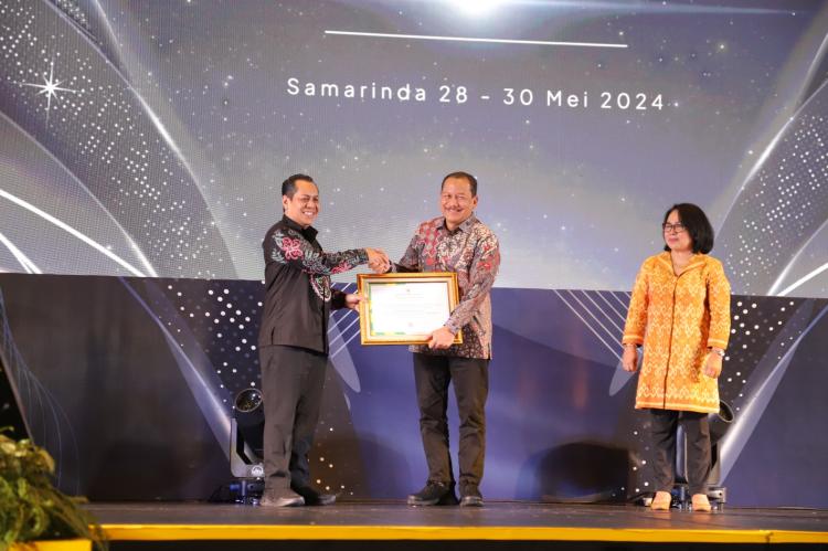 Jaksa Agung Menerima Penghargaan "Tokoh Kearsipan" dari ANRI