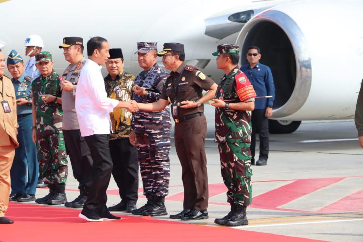 Kajati Riau Dampingi Presiden Resmikan Gerbang Tol XIII Koto Kampar