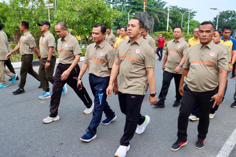 Kapolresta Pekanbaru Ikuti Kegiatan Olahraga Bersama HUT Bhayangkara Ke-78