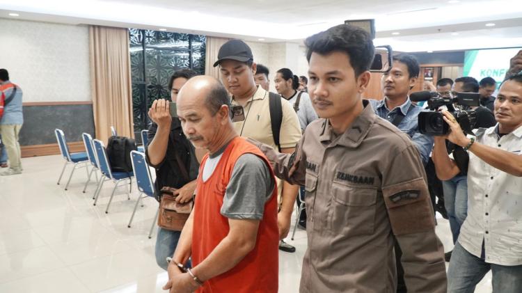 Tim Tabur Kejati Riau Bersama Tim Intelijen Kejari Pelalawan Tangkap DPO Perusak Lingkungan Hidup