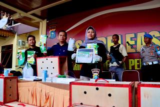 Satres Narkoba Polresta Pekanbaru Ungkap Penyelundupan Narkoba Simpan di Kandang Ayam