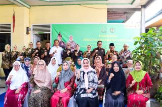 Sambut HBA Ke- 64 dan HUT IAD ke-XXIV, Kejati Riau & IAD Riau Gelar Anjangsana & Bakti Sosial