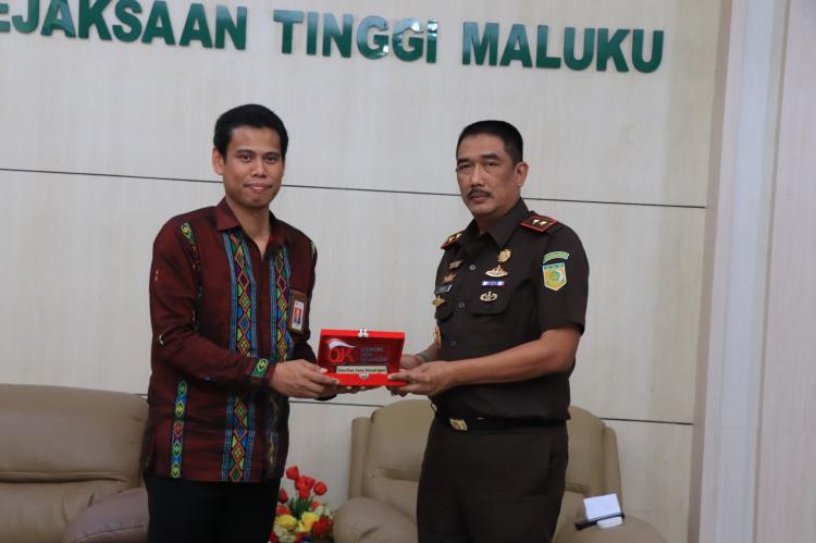 Kajati Maluku Terima Silaturahmi Kepala OJK Maluku