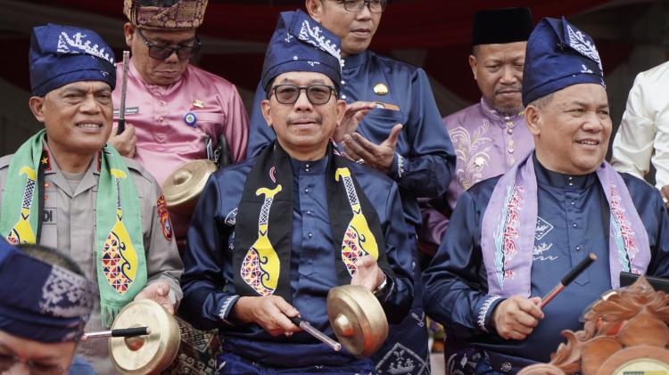 Kajati Riau Menghadiri Pembukaan Pacu Jalur Kuansing 2024