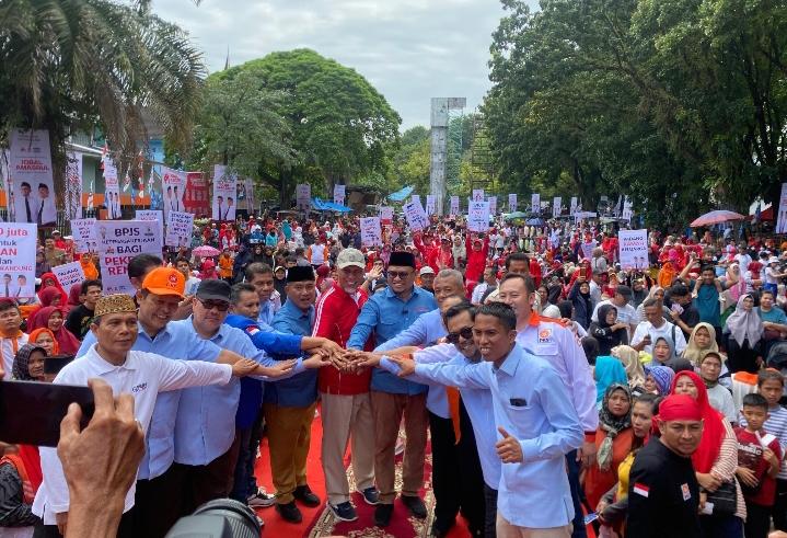 Ribuan Warga Padati Deklarasi Iqbal-Amasrul Untuk kota Padang