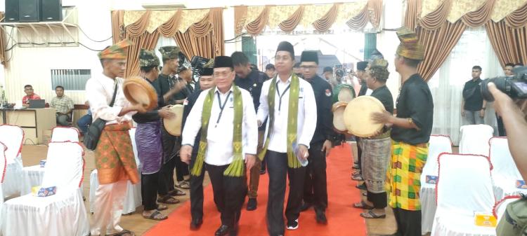 Ribuan Simpatisan Paslon H Bistamam dan JC Antar ke KPU Rohil : Ganti Bupati