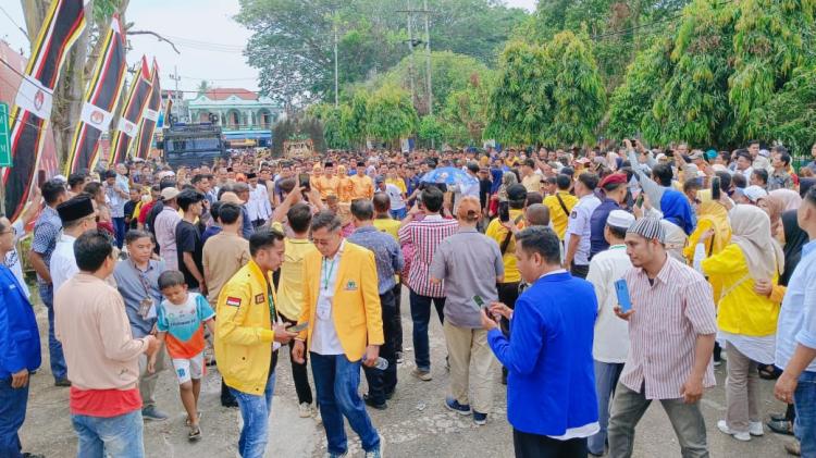 Kekuatan Rakyat, Massa Adam - Sutoyo Paling Ramai Saat Daftar ke KPU Kuansing