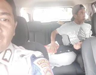 Tolong Warga Hendak Melahirkan, Personel PJR Polda Sumsel Tuai Pujian