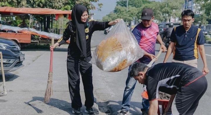 Dinas Perkim Tingkatkan Kepedulian dengan Gotong Royong