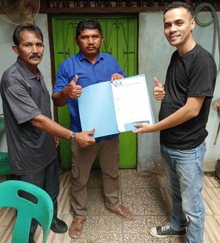 Ketua SPN Kota Dumai Serahkan SK ke PUK PT STA, Tingkatkan Kesejahteraan Buruh