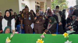 Wakajati Pimpin Pelepasan Jenazah Alm Syahril Siregar
