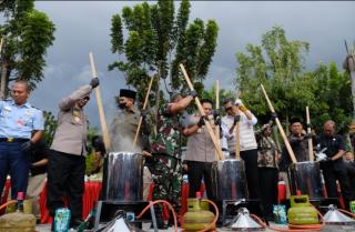 Polda Riau Musnahkan Barang Bukti Narkoba, Miras dan Knalpot Brong Jelang Bulan Ramadhan