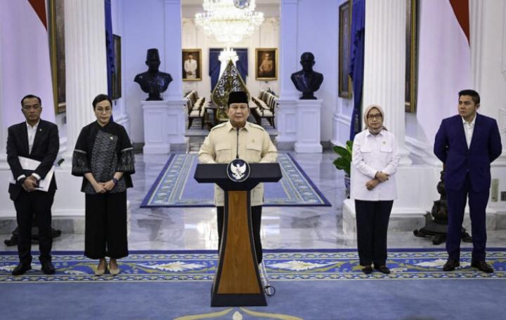 Presiden Prabowo Subianto Umumkan THR dan Gaji ke 13 Aparatur Negara