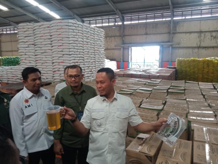 Walikota Pekanbaru Pastikan Takaran MinyaKita Sesuai : Masyarakat Jangan Khawatir