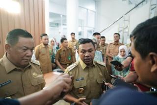 Penerimaan Pajak Stagnan, Gubri Soroti Kinerja Kepala Bapenda Riau