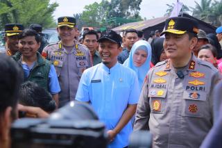 Walikota Pekanbaru Apresiasi Kapolda Riau Beserta Jajaran Bantu Korban Banjir