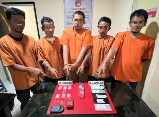 Polisi Tangkap 5 Orang Terkait Narkoba di Muara Jalai