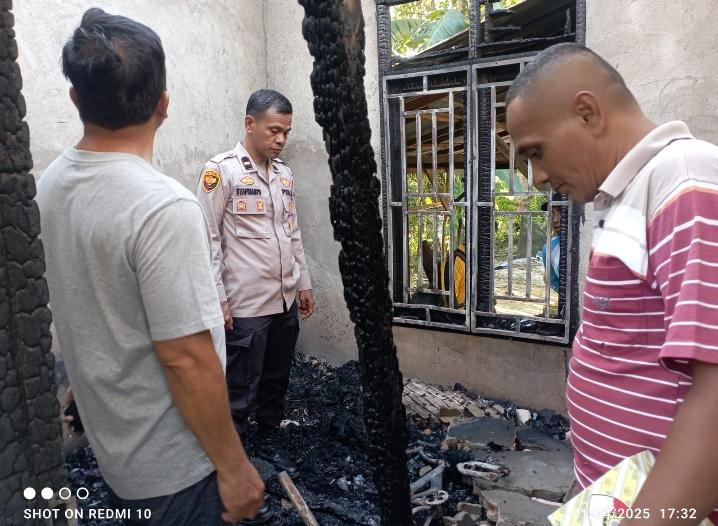 Korsleting Listrik, Rumah di XIII Koto Kampar Hangus Terbakar