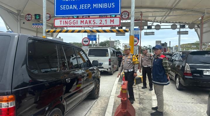 Hari Kedua Idul Fitri 1446 H, Dirlantas Polda Riau Tinjau Arus Lalu Lintas Riau-Sumbar