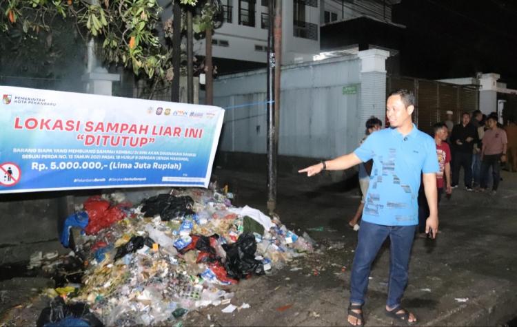 Sampah Masih Menumpuk, Walikota Pekanbaru Ancam Putus Kontrak Pengelola
