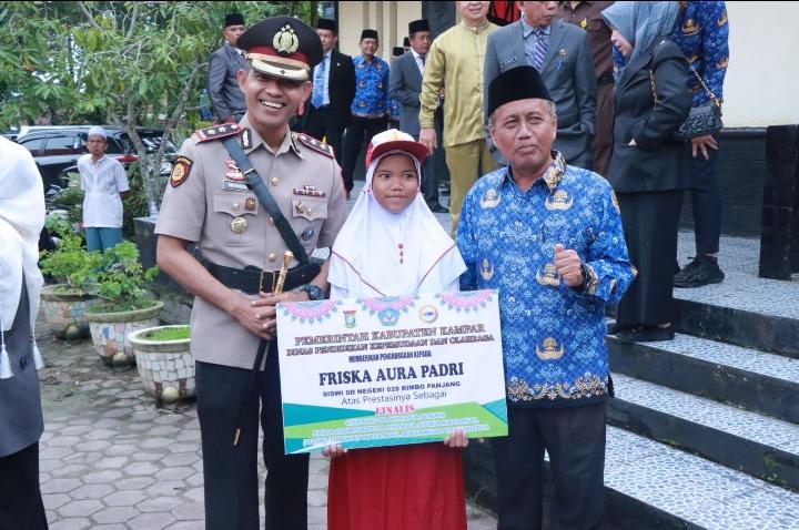 Wujud Nyata Polri Dukung Pendidikan, Kapolres Kampar Hadiri Upacara Hardiknas