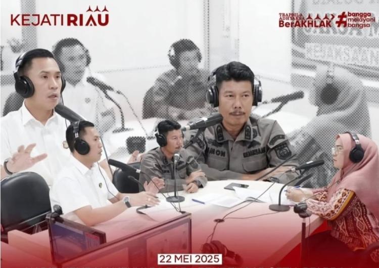 Jadi Narasumber "Jaksa Menyapa", Kasipenkum dan Kasi I Intelijen Kejati Riau Paparkan Tugas dan Fungsi