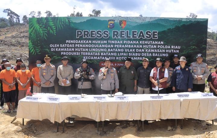 Bentuk Satgas PPH, Kapolda Riau Nyatakan Perang Pelaku Kejahatan Lingkungan
