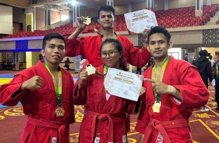 Raih 6 Medali Emas, Sambo Riau Juara Umum Kejurnas Padang