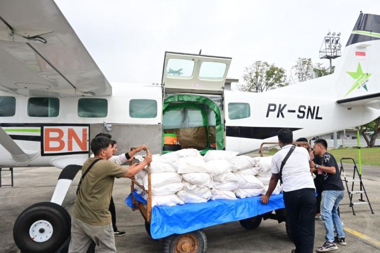 Satgas Udara Karhutla Riau Tebar 10 Ton Garam Untuk Modifikasi Hujan