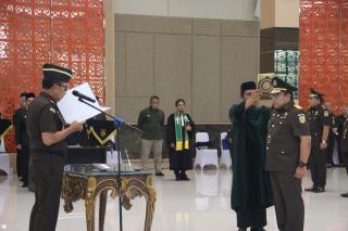 Kajati Riau Resmi Melantik Sejumlah Pejabat Baru di Gedung Kejaksaan Tinggi