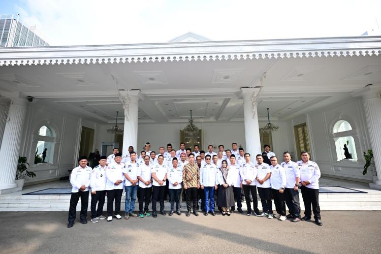 Ketua DPD APDESI Riau Sampaikan Aspirasi Desa Riau ke Wakil Presiden RI