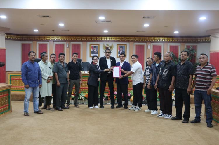 AMMP Suarakan Penolakan Relokasi Kawasan TNTN ke DPRD Riau