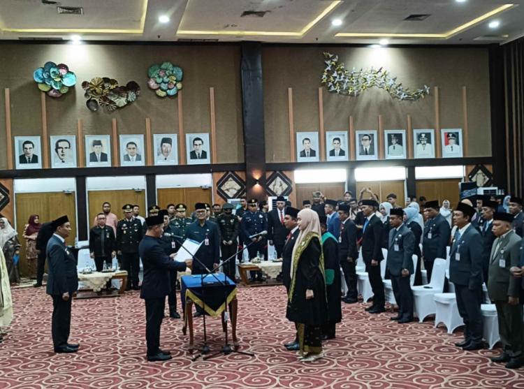 Walikota Pekanbaru Lantik 27 Pejabat Eselon II dan Pj Sekda