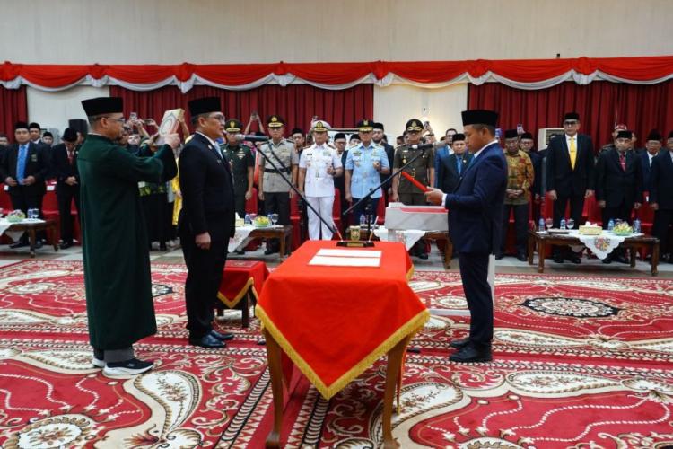 Gubernur Riau Resmi Lantik Syahrial Abdi Jadi Sekda