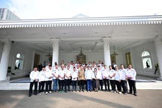 Ketua DPD APDESI Riau Sampaikan Aspirasi Desa Riau ke Wakil Presiden RI