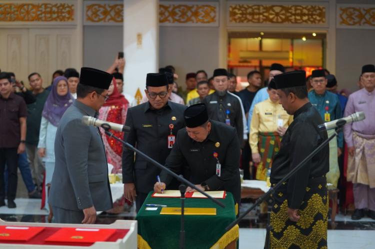 Pemprov Riau Rotasi Pejabat Eselon II, Roni Rakhmat Jabat Kadisnakertrans
