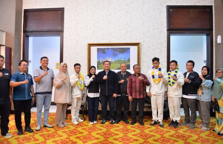 Banggakan Riau, Para Atlet Peraih Emas dan Perak di Sea Games 2025 Disambut Sekda