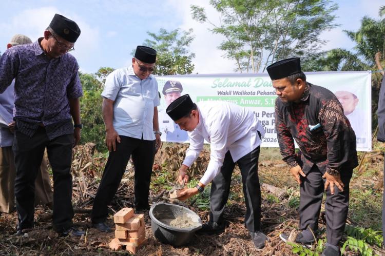 Wawako Pekanbaru Letak Batu Pertama Pembangunan Tahfidz  Al-Quran Nurbais