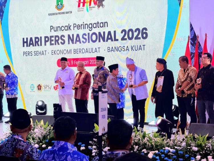 Walikota Pekanbaru Raih Penghargaan SIWO PWI Award di Puncak HPN 2026