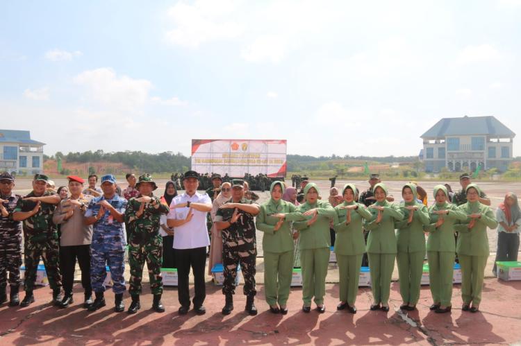 Kasdam XIX/Tuanku Tambusai Tutup TMMD ke-127 di Kota Pekanbaru