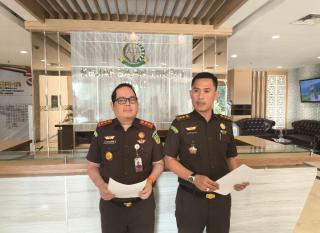 Tim Tabur Kejati Riau dan Kejari Siak Tangkap Buronan Penipuan Lahan