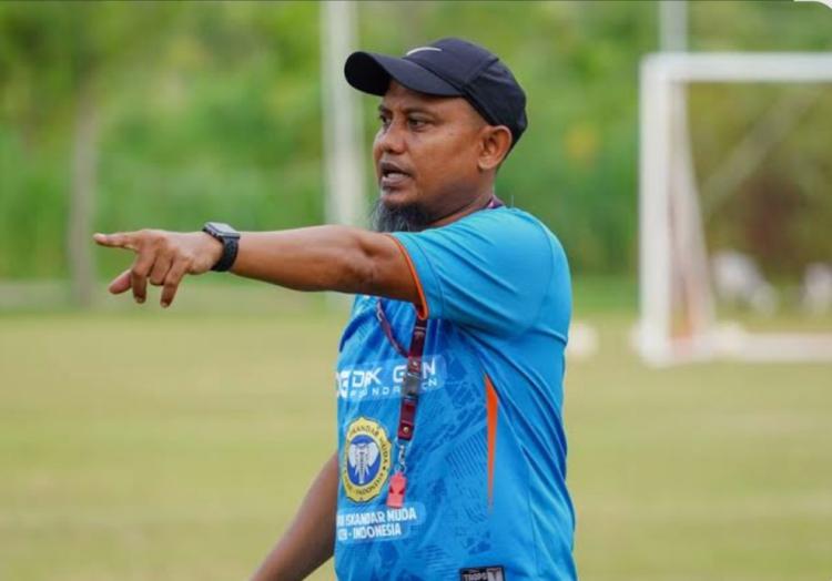 Akhyar Ilyas Gantikan Aji Santoso Jadi Pelatih PSPS Pekanbaru