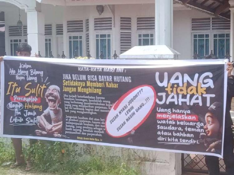 Tak Bayar Hutang, Puluhan Orang Datangi Rumah Diduga Selebgram Pekanbaru