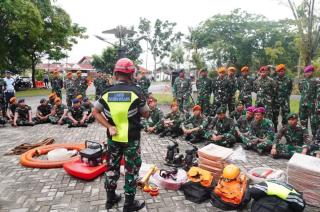 Hadapi Ancaman Karhutla, Personel Gabungan TNI Dilatih Operasikan Peralatan Pemadam