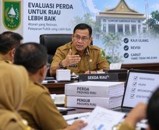 Sekda Riau Minta OPD Kaji Ulang Perda dan Pergub